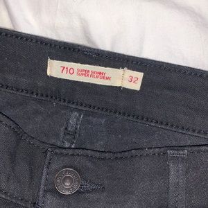 Levi low rise jeans